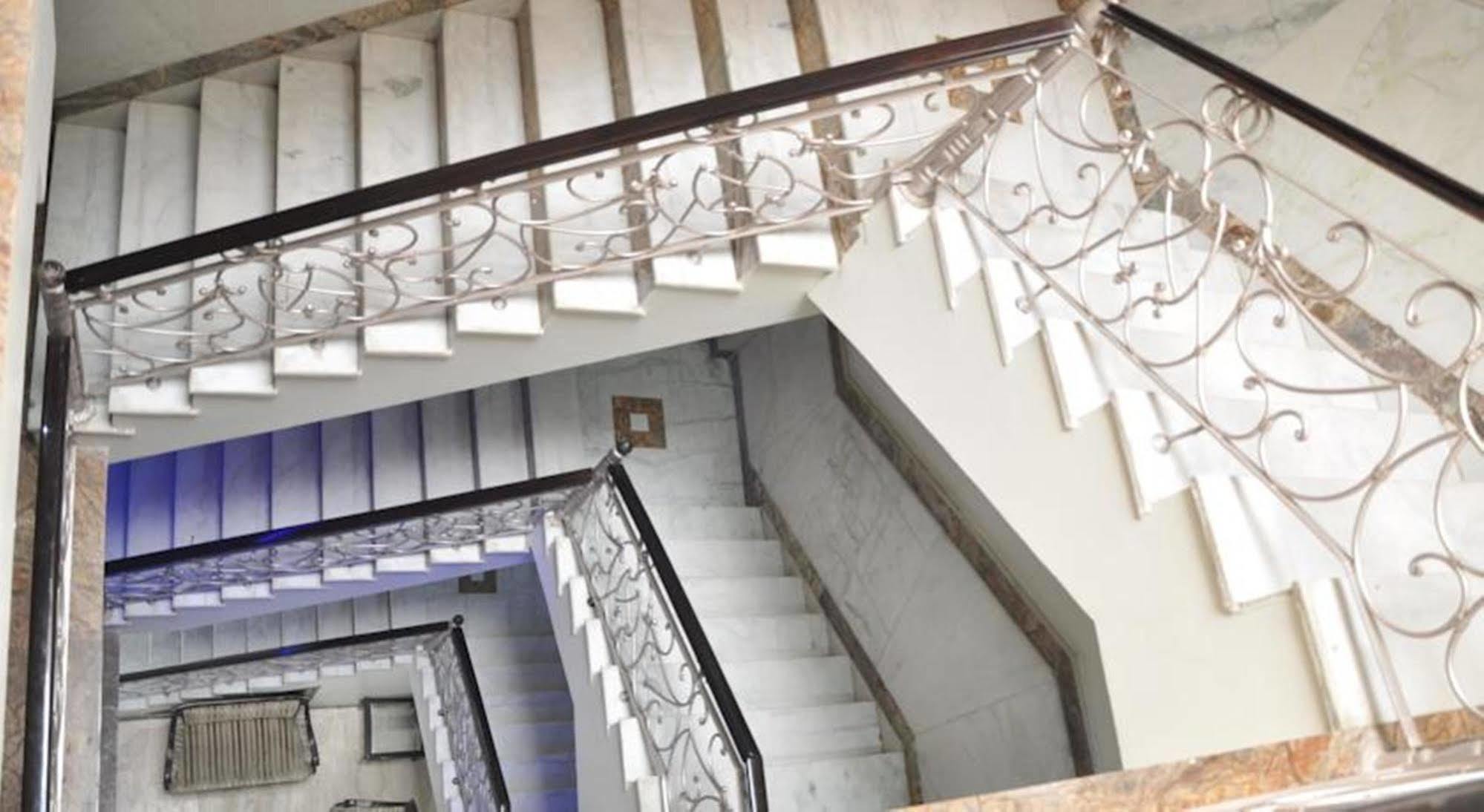 โรงแรมสเตย์เวลล์ ดีเอกซ์ นิวเดลี ภายนอก รูปภาพ